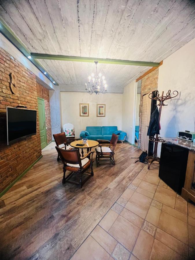 T2&T3 Apartments Levanto Tbilisi Esterno foto