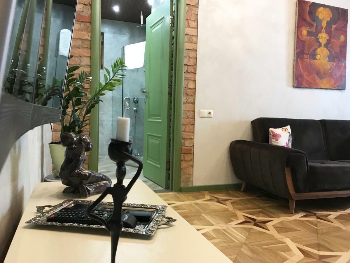 T2&T3 Apartments Levanto Tbilisi Esterno foto