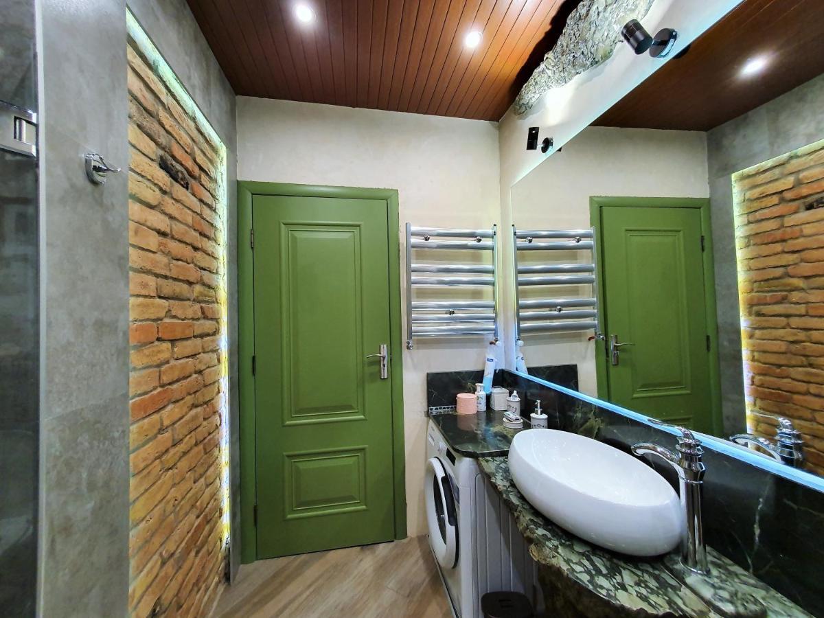 T2&T3 Apartments Levanto Tbilisi Esterno foto
